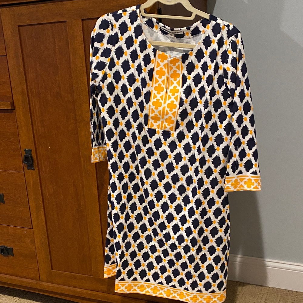 Elegant Long Sleeve Dress with Navy and Yellow Pattern
